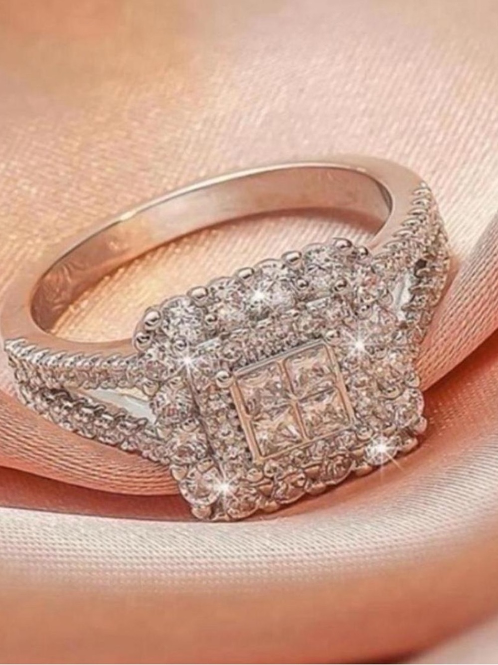 Silver ring - Picture 2 of 3